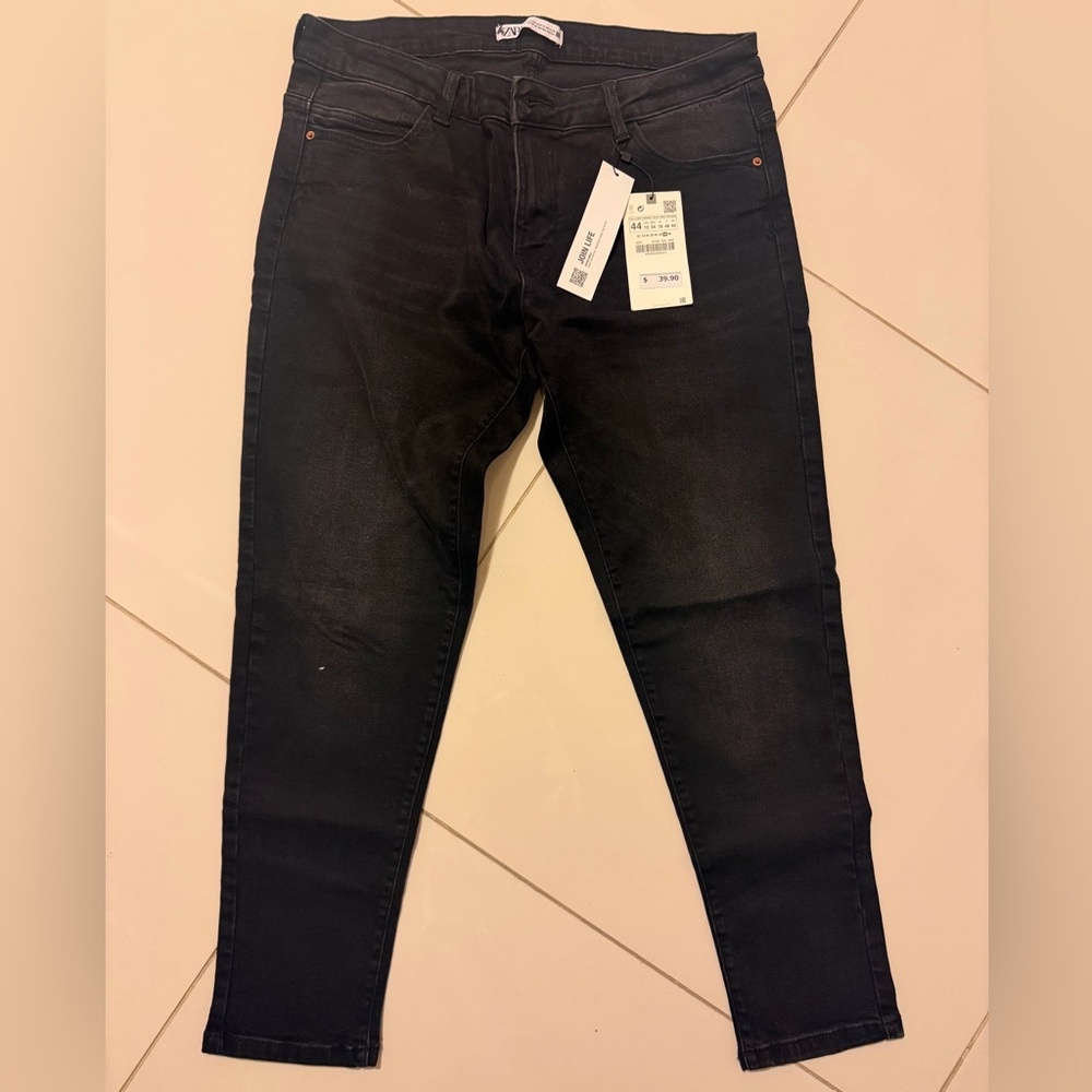 Zara Women’s Skinny Jeans in Washed Black